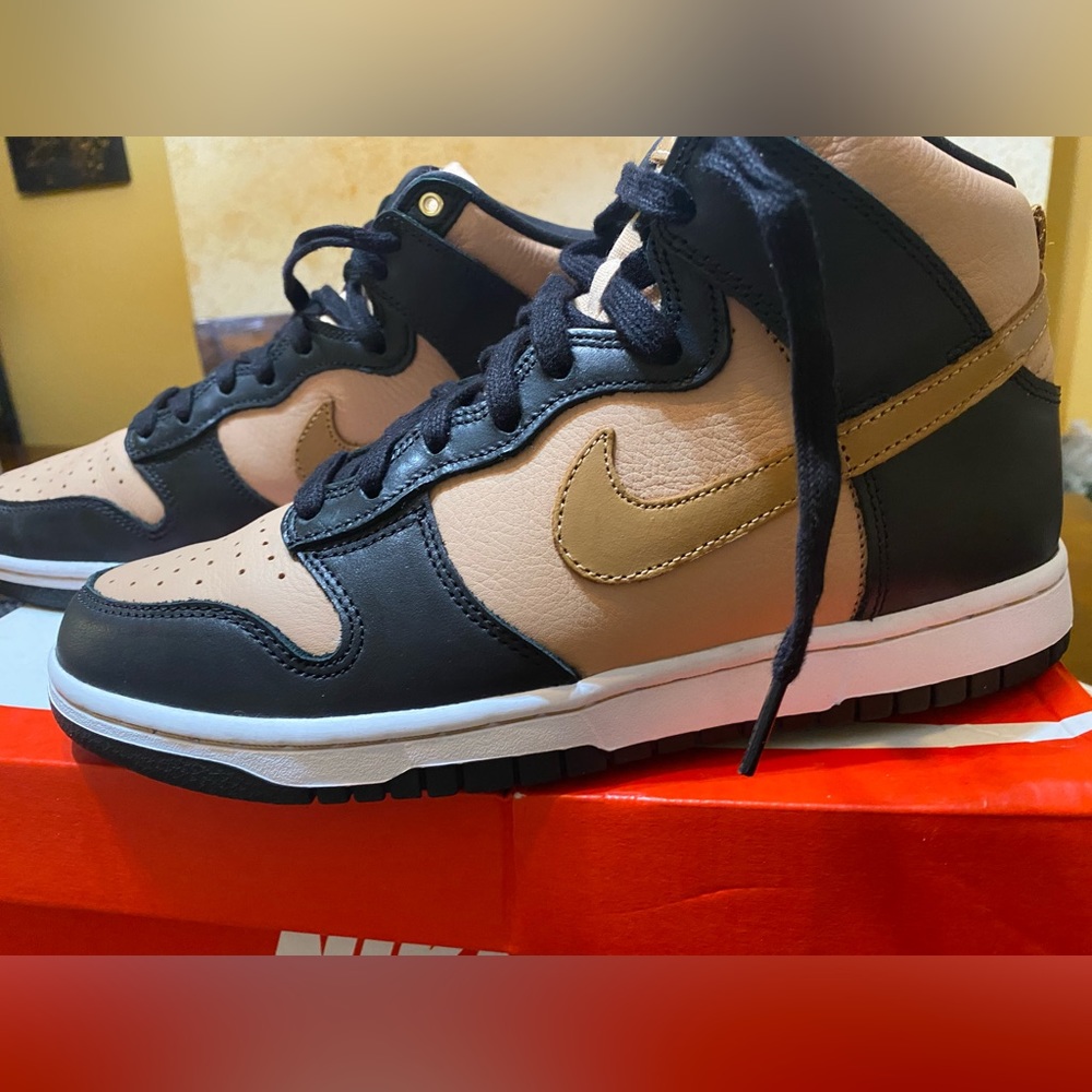 Wmns Dunk High LXX 'Black Flax'